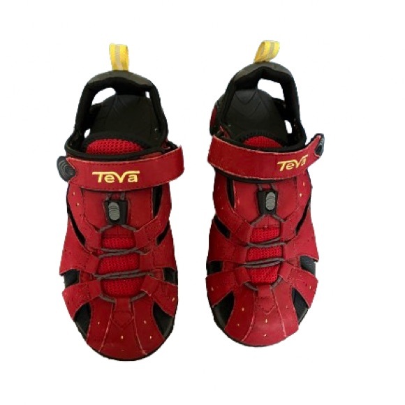 Teva Closed Toe Outdoor Red Hike Barefoot Sports Sandals Size 6 - Picture 1 of 5
